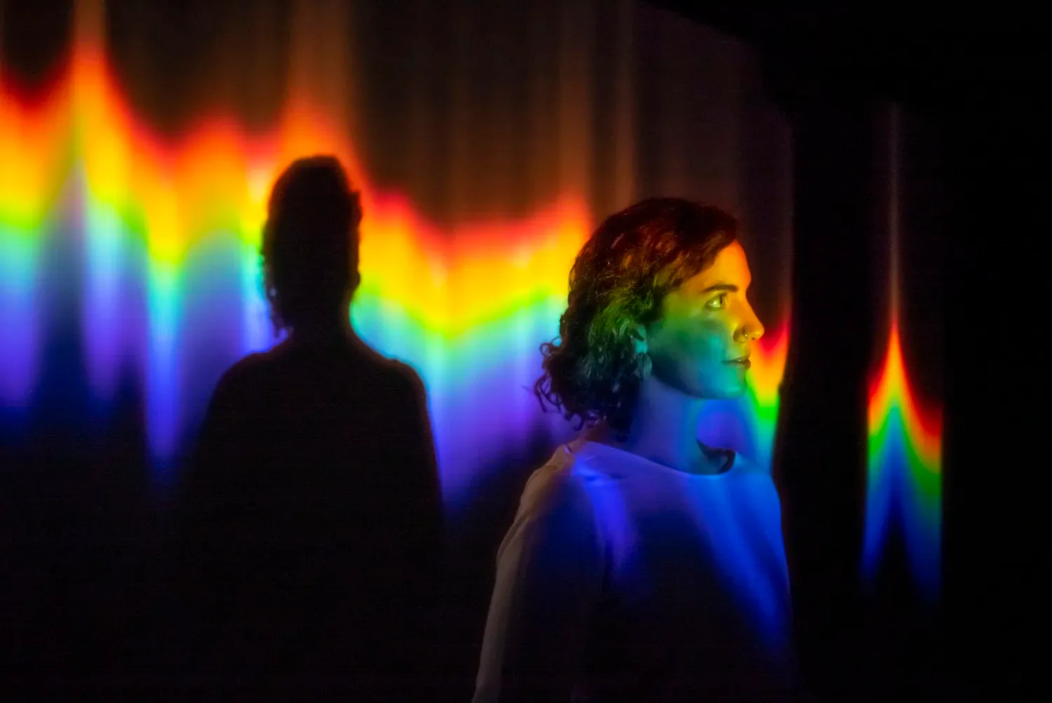 Into the Light — a recreated dynamic rainbow in a dark space